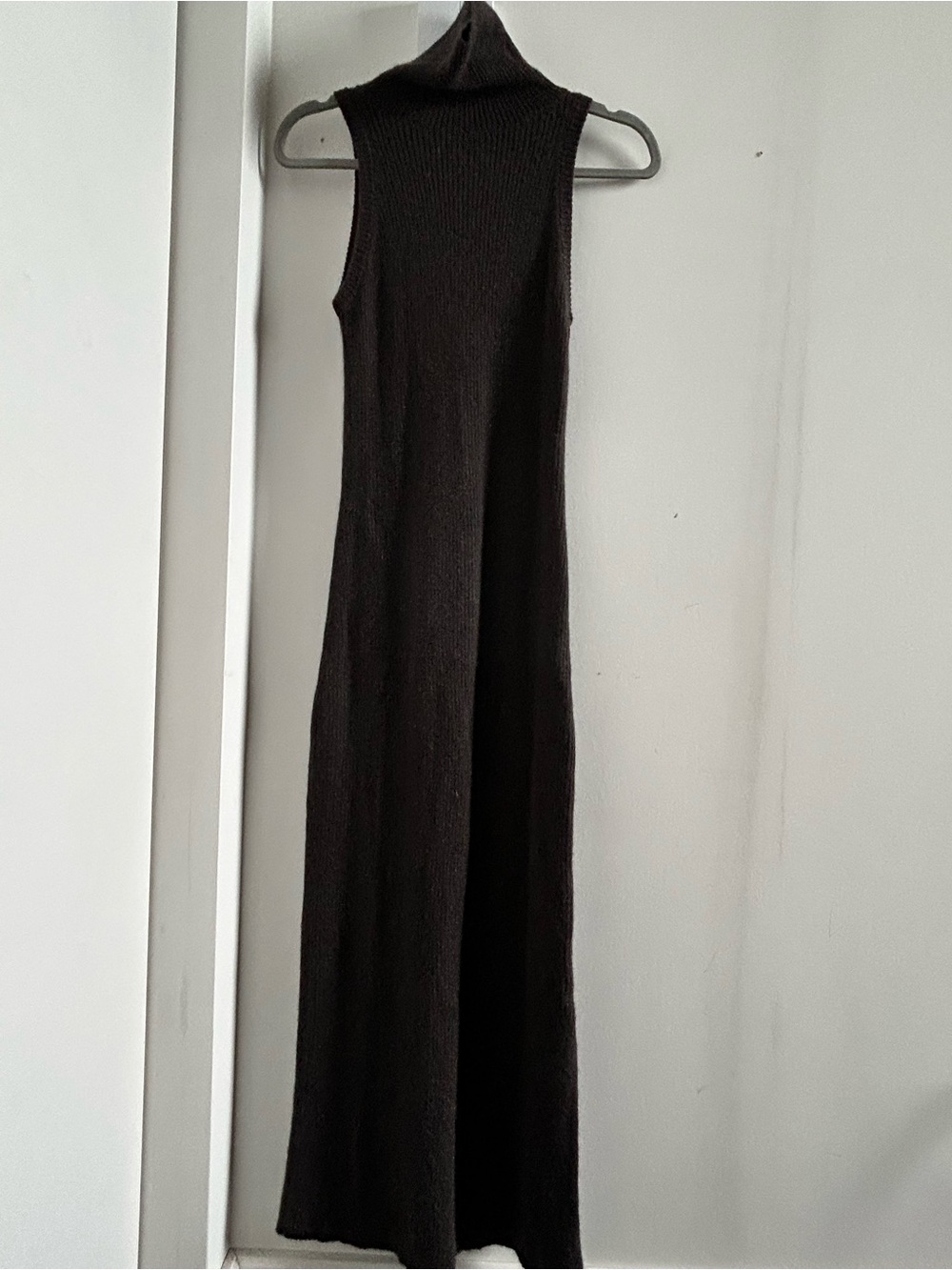 Sleeveless 100% cashmere  Turtleneck Maxi Dress - Brown
